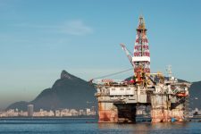 sem-aquisicao-a-vista-e-com-brent-em-queda,-petroleiras-juniores-focam-no-aumento-de-producao