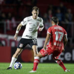 roger-guedes-fala-que-“faltou-paciencia”-para-corinthians-no-empate-contra-argentinos-juniors