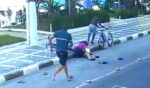 casal-de-turistas-e-roubado-e-atirado-ao-chao-por-bandidos-na-orla-da-praia-de-guaruja,-sp;-video