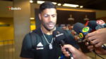 hulk-protesta-contra-penalti-nao-marcado-para-o-galo-em-jogo-contra-o-palmeiras:-“toda-hora-a-regra-muda”