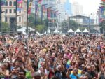 virada-cultural:-chuva-nao-afasta-publico-em-show-de-alceu-valenca-no-anhangabau