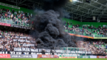 jogo-na-holanda-e-suspenso-apos-torcedores-jogarem-fogos-de-artificio-em-campo