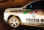 motociclista-fica-ferido-apos-colidir-com-viatura-da-policia-militar-no-sul-de-sc