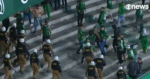 partida-entre-coritiba-e-atletico-mg-termina-com-briga-entre-torcida-e-policia;-video