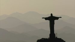 cristo-redentor-apagara-as-luzes-por-1h-nesta-segunda-em-solidariedade-a-vini-jr