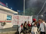 sob-vaias-e-aplausos,-bolsonaro-vai-a-jogo-no-morumbi