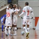 futsal:-joinville-goleia-o-sao-jose-e-mantem-lideranca-isolada-da-lnf